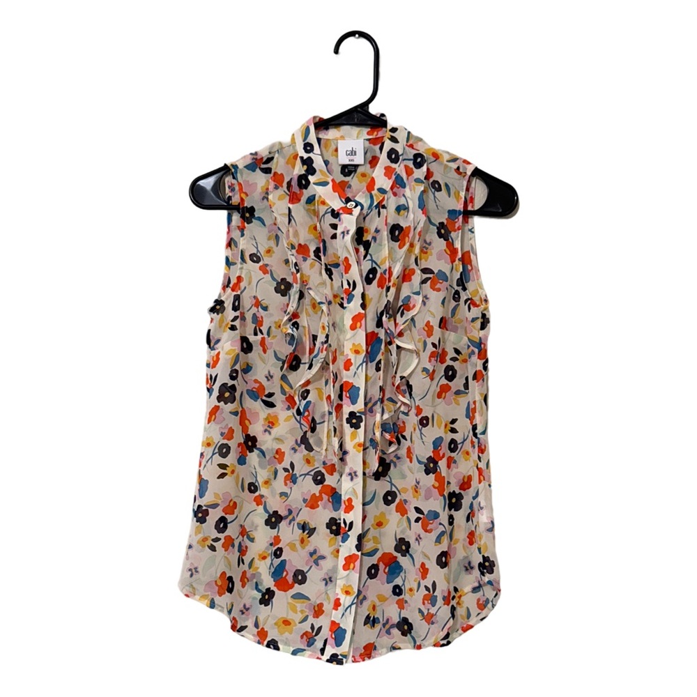 Cabi floral ruffle top
Size xxs